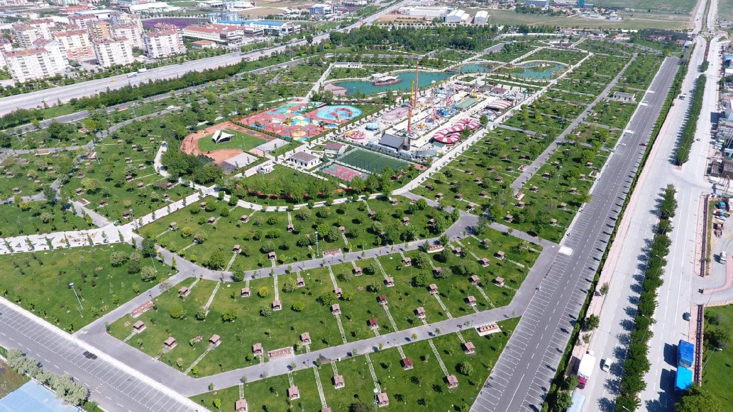 Городской парк Каратай (Karatay Sehir Park)