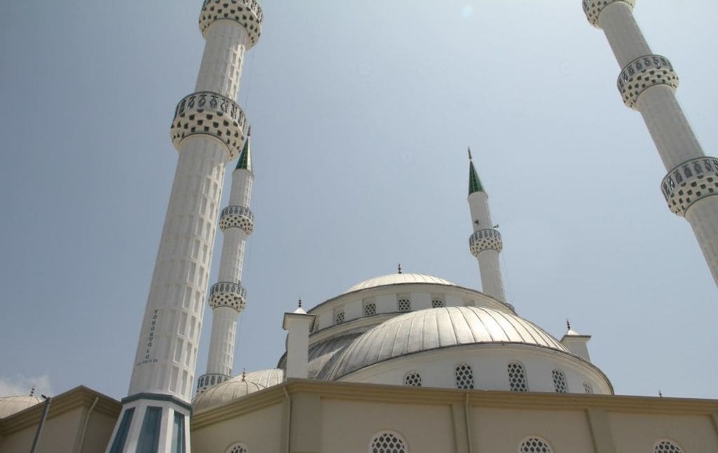 Мечеть Ali Şahin Camii Конаклы