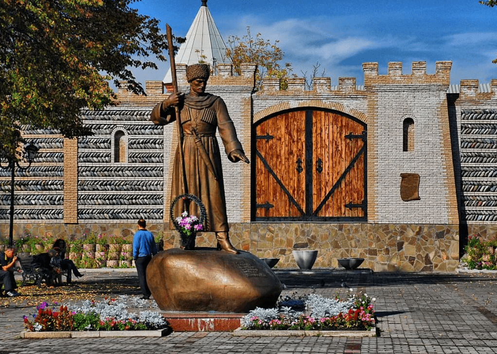 Памятник Дзаугу Бугулову